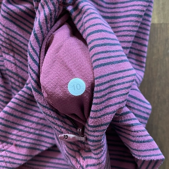 Lululemon long sleeve shirt - Picture 4 of 8